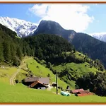 Alpenchalet Farst 아파트 *